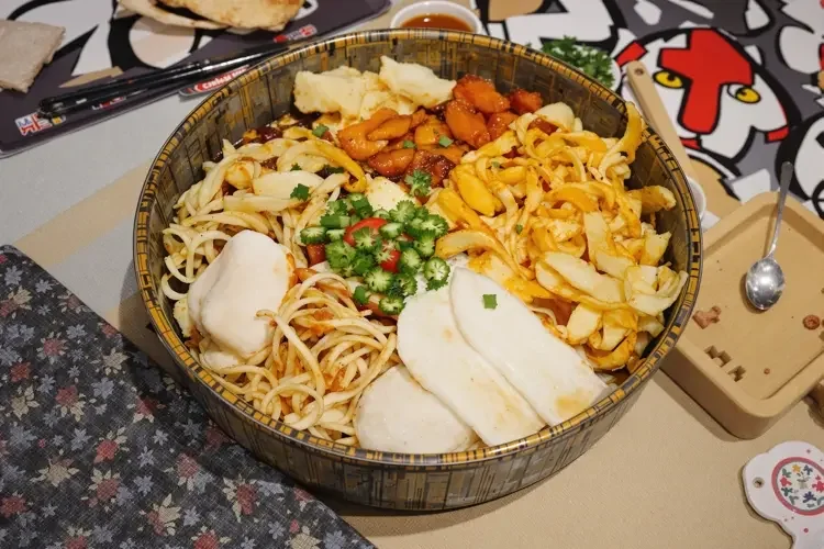 每日黑料大赛 - 某顶流恋情传闻持续发酵，双方工作室保持沉默
